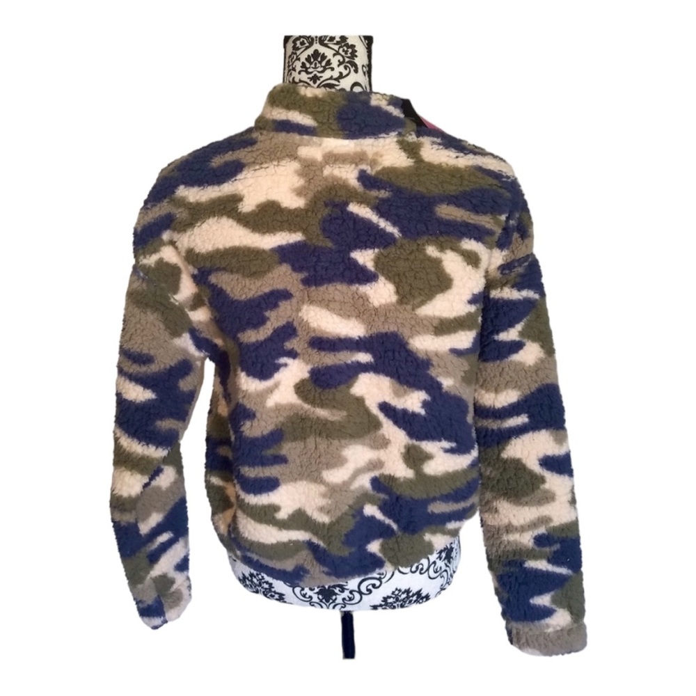 SOLD Women's Size XS Juniors Weekend Fleece Shirt - Picture 2 of 10
